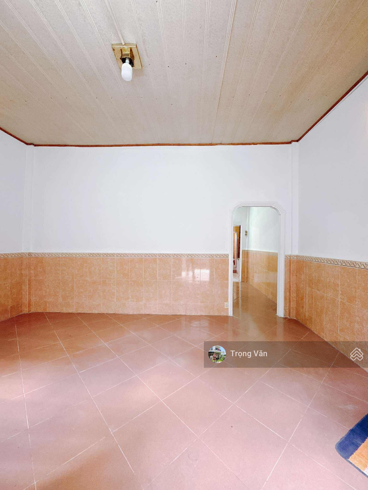 Chỉ 7,6 tỷ - sổ 114,3m² (ngang 9,4m x 13,5m) - hẻm thông Xóm Chiếu