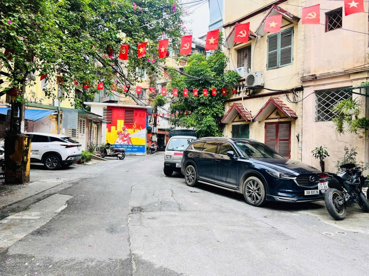 Bán nhà phố nguyên hồng ô tô tránh 67m 15.8 tỷ