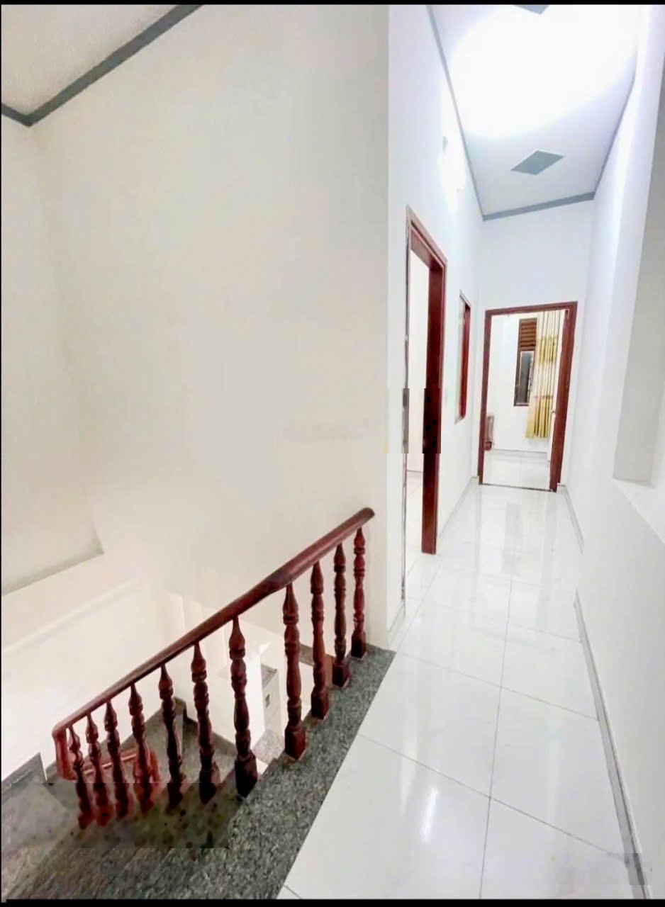 Nhà 1 trệt 1 lầu hoàn công gần chợ tân long