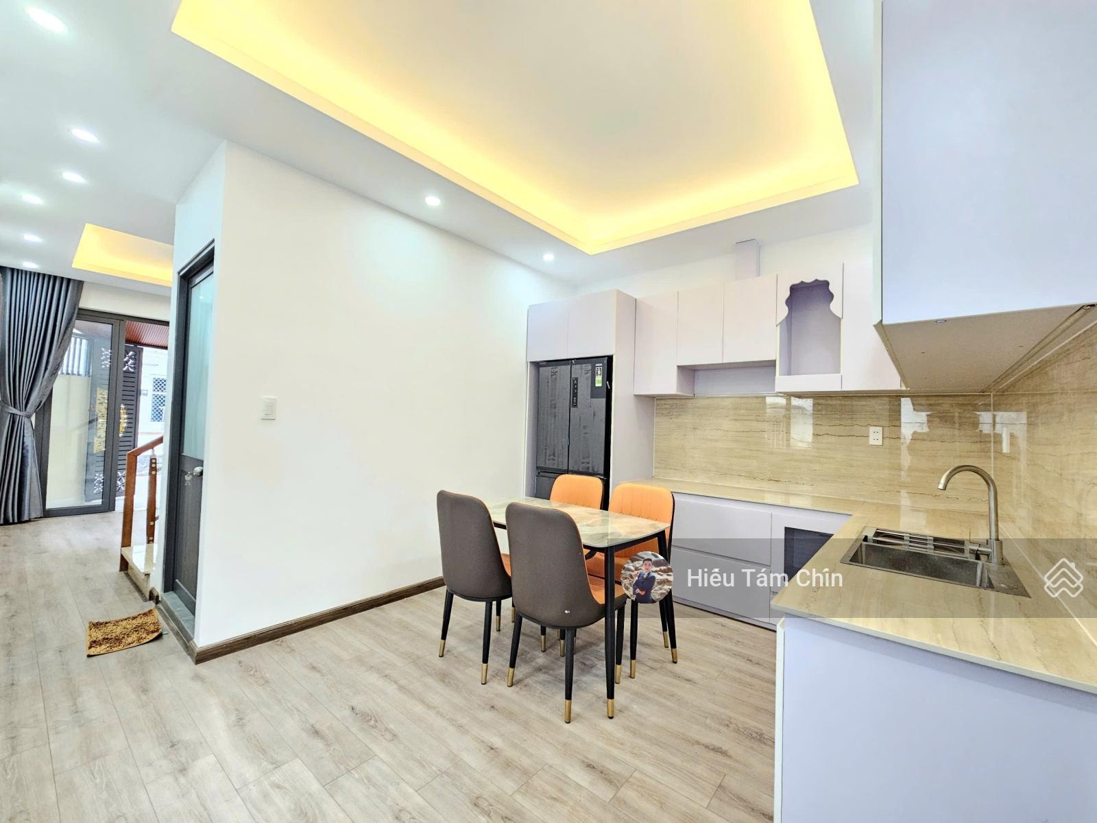 Đối diện Vincom Quang Trung, 4.1m x 13.5m x 2 Tầng, 3PN, Hẻm ô tô nhỏ