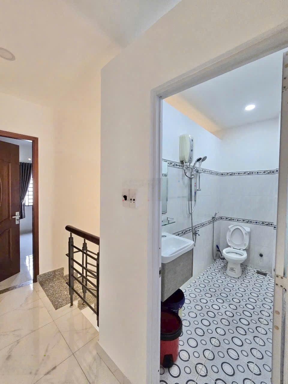 12tr - 50m - 2pn - nhà mới full nội thất - khu lê văn quới - gần chợ bình long