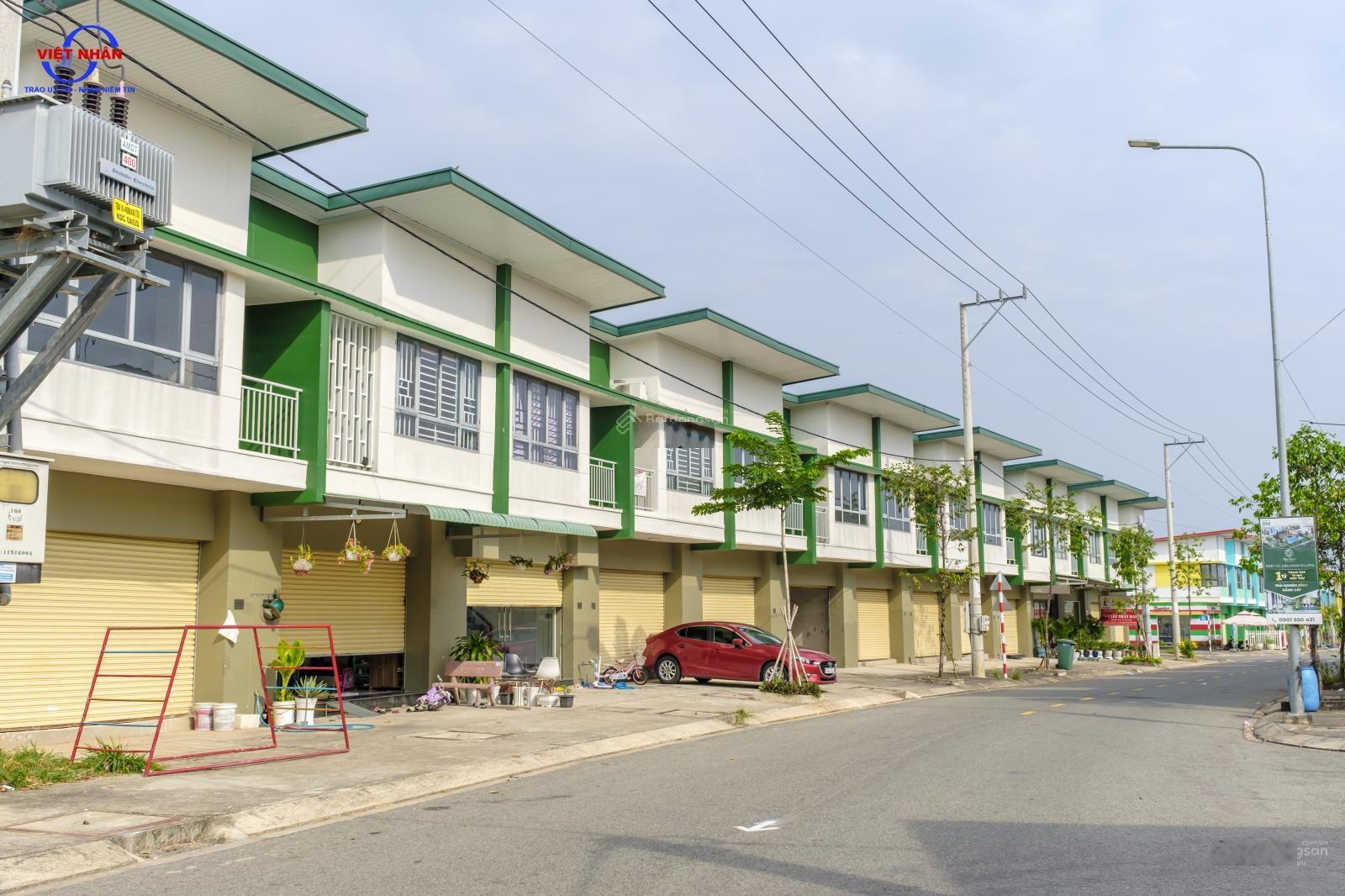 Chỉnh chủ cần gửi bán căn shophouse 75m2 2 tầng sổ hồng riêng tại khu đô thị Oasis City