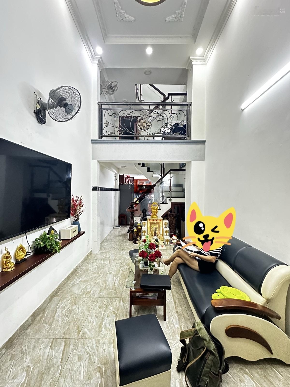 Bán nhà CMT8 45m 3 tầng hẻm 6m thông gần Cư Xá Tự Do giá 8,2 tỷ còn thương lượng