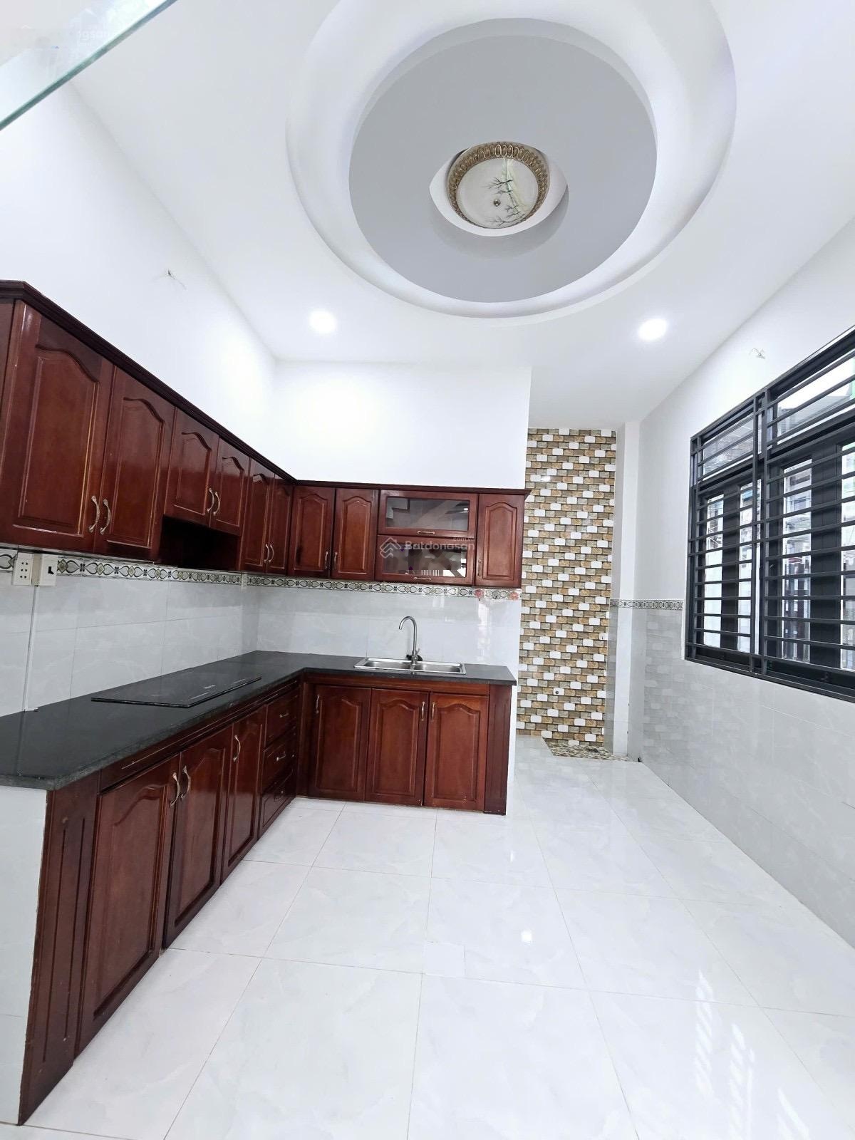 Giảm 550tr - Hẻm xe tải tránh - Căn góc 2 mt - 6.1 tỷ - hoàn công đủ - gần mặt tiền đường lớn