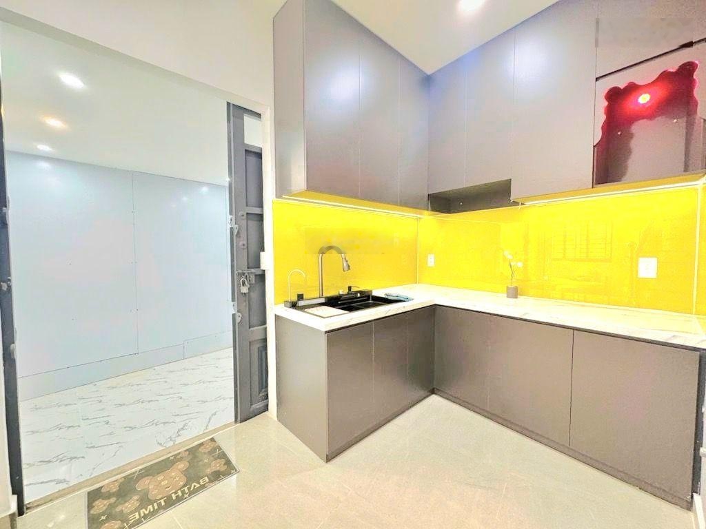 Q8, ba đình, nhà mới 3 tầng 4pn, tặng full nội thất cao cấp, xách vali vào ở ngay, 4.98 tỷ