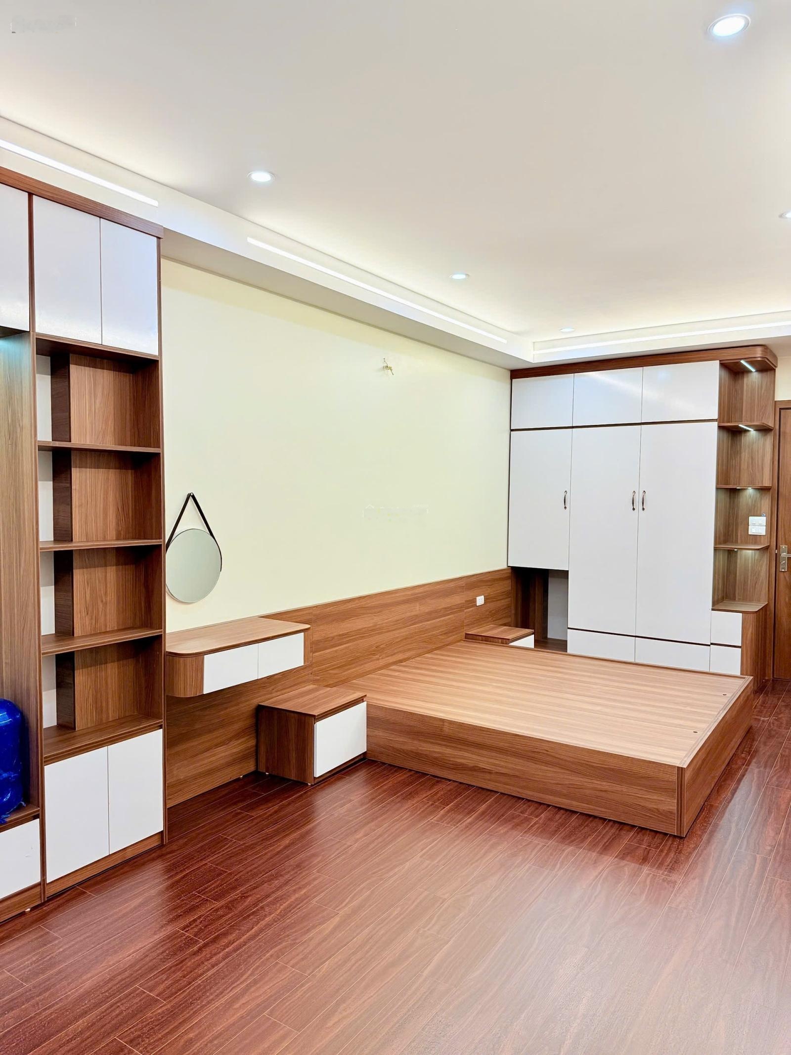 BÁN NHÀ ĐƯỜNG LÁNG GARA Ô TÔ THANG MÁY 7 TẦNG. Nhỉnh 19 tỷ. O chín hai9 O72 năm 82.