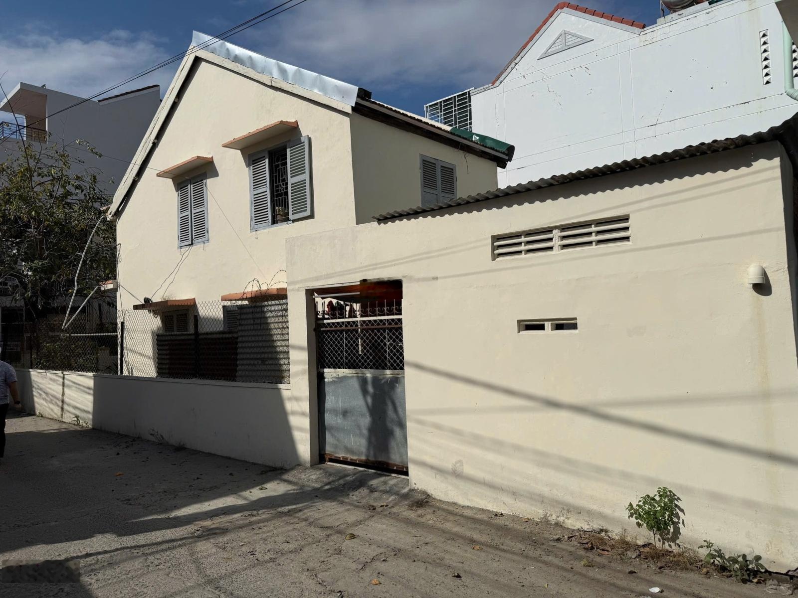 Căn góc hẻm ô tô tránh nhau đường Đặng Tất - Nha Trang9.1tỷ