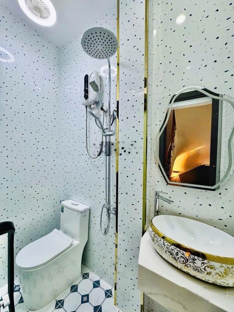 Nở hậu - sát hẻm xe hơi - 30,9m2 - 4 tầng - 3pn - tăng bạt hổ - 5,98 tỷ