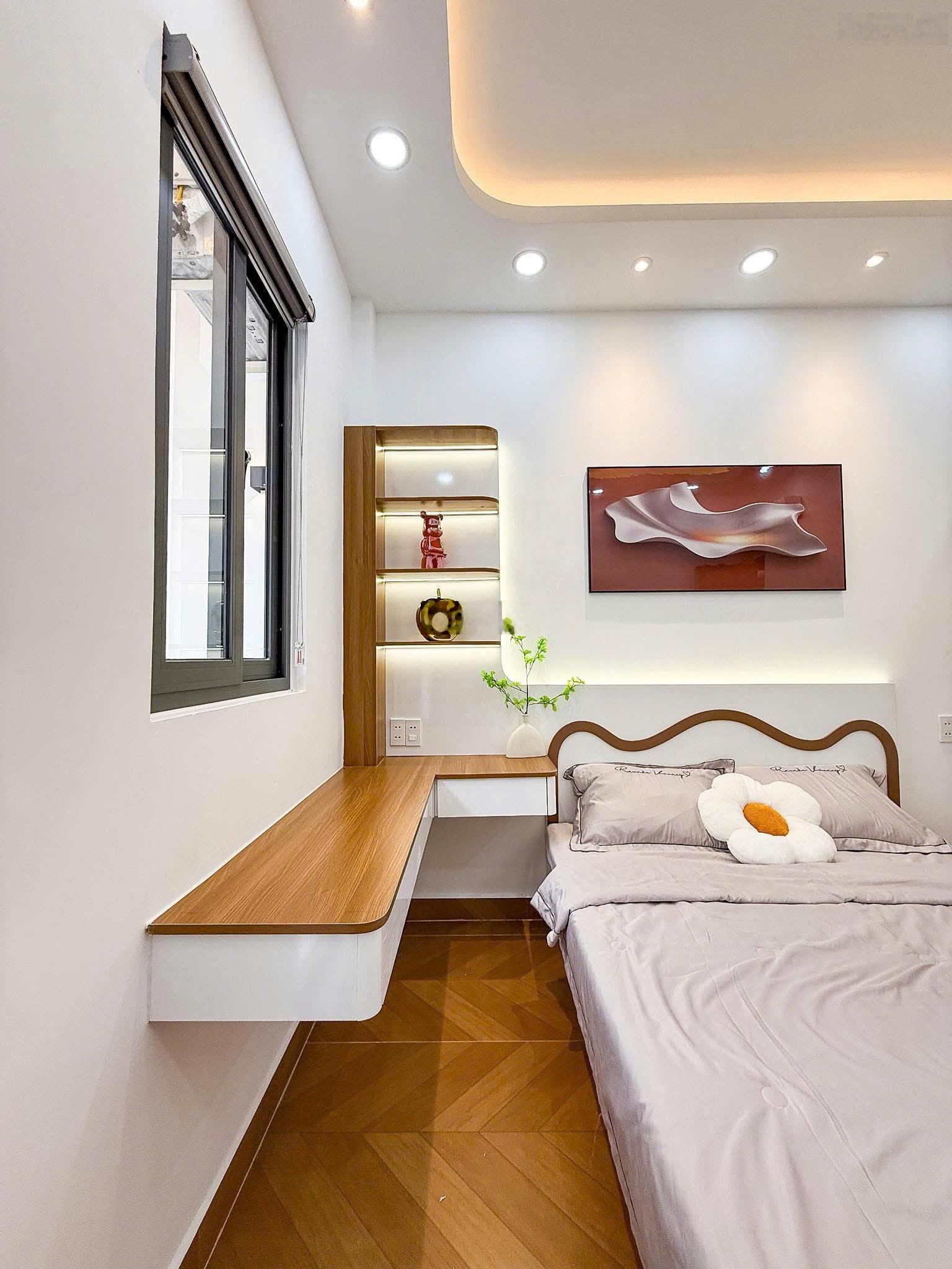 Bán nhà đẹp cmt8 quận 3, 4 tầng, 30m, giá 6 tỷ