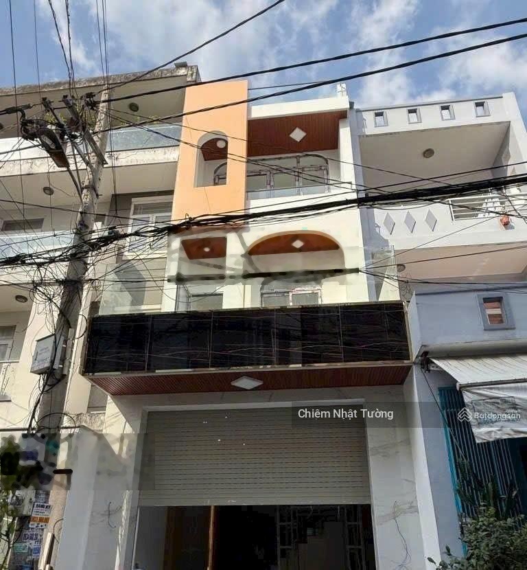 Nhà bán hẻm 7m xe tải tránh nhau, 3 tầng mới đẹp, 4m x 16m, nở hậu tài lộc, đường đất mới, hơn 6ty