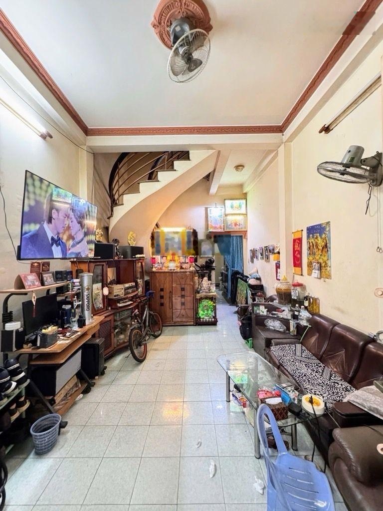 Nhà sát mặt tiền khu đắc địa Nguyễn Sơn, Tân Phú, DT: 4,2x17, giá nhỉnh 7 tỷ, hẻm xe tải