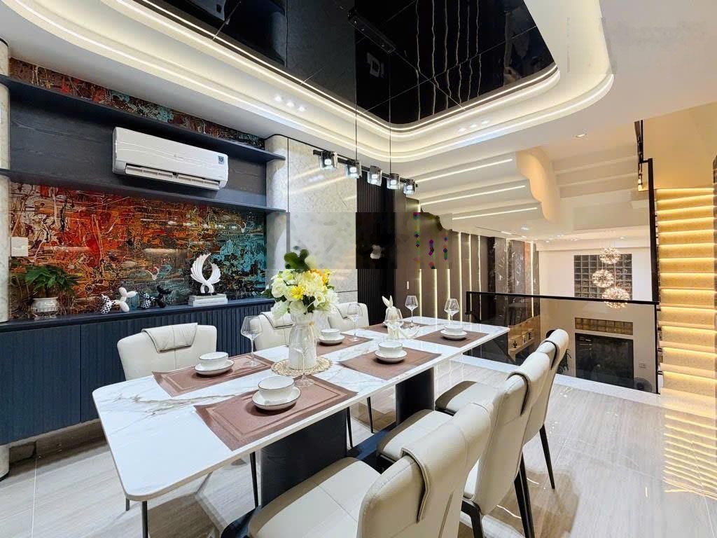 Bán nhà Quận Gò Vấp, Đường Quang Trung, 60m2, Ngang 4.4m, Nhà 5 tầng, 5 PN, Chỉ 7,2 tỷ.