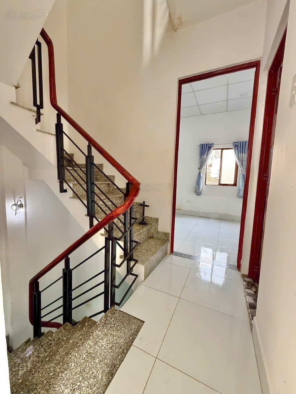 Bán nhà 3 tầng Bờ Bao Tân Thắng, Tân Phú, HCM, giá chỉ 4.25 tỷ