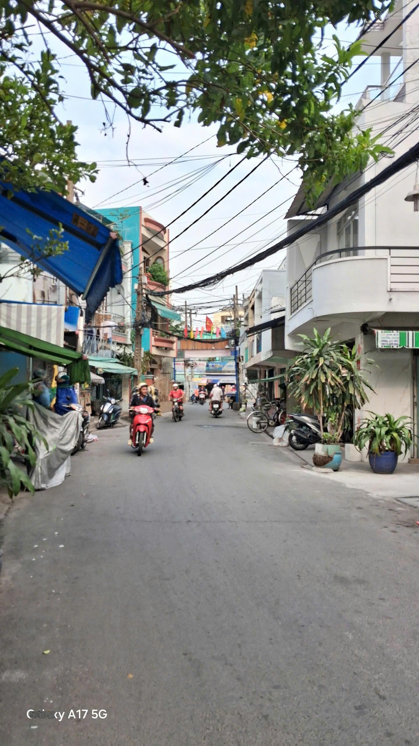 Bán Nhà Lô Góc Võ Văn Kiệt Q6 - 74m² (5,2m x 15m) - Hẻm Xe Tải - 7 Tỷ+