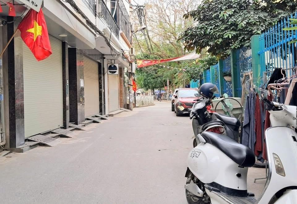 Hiếm ! Quang Trung Hà Đông 35m2 x 3 tầng chỉ 7 tỷ. Ô tô tranh, kinh doanh, gần ga tàu điện.