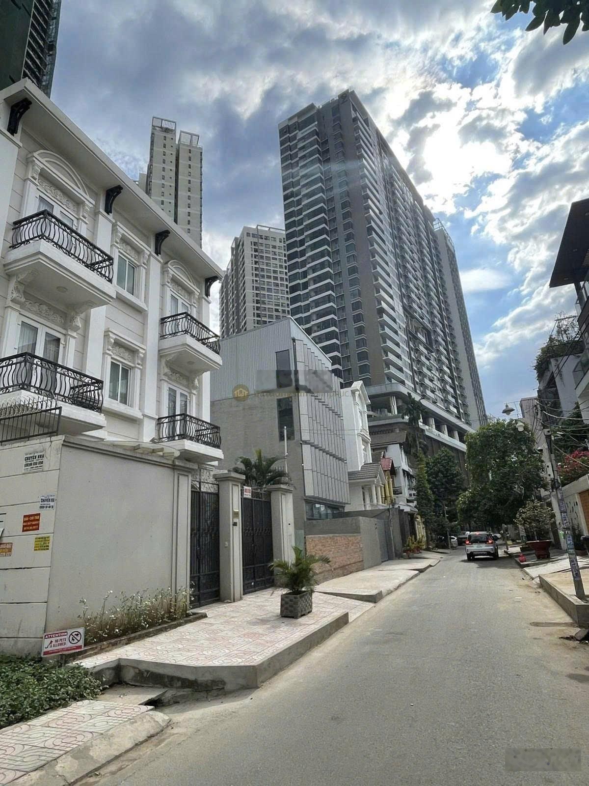 Nhà 2 Mặt Tiền Nguyễn Bá Lân Phường Thảo Điền Q2 Sát Bên Khu Masterri DT 60m2 Bán nhanh chỉ 25,5 tỷ