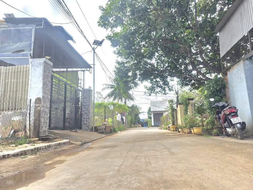 Cần bán gấp lô đất gần chợ Y Nuê, phường Ea Tam cũ, giá 2.75 tỷ