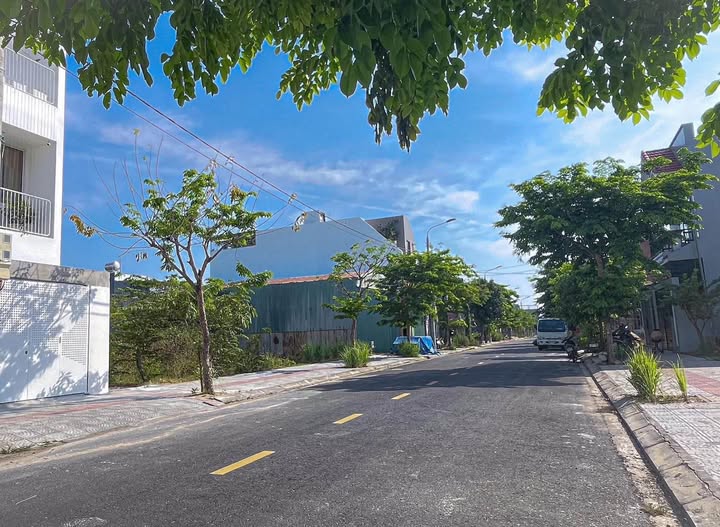 Cần bán đất Nam Hoà Xuân, gần ngã tư Minh Mạng giao Nguyễn Phước Lân, 105m2, giá 5.6 tỷ