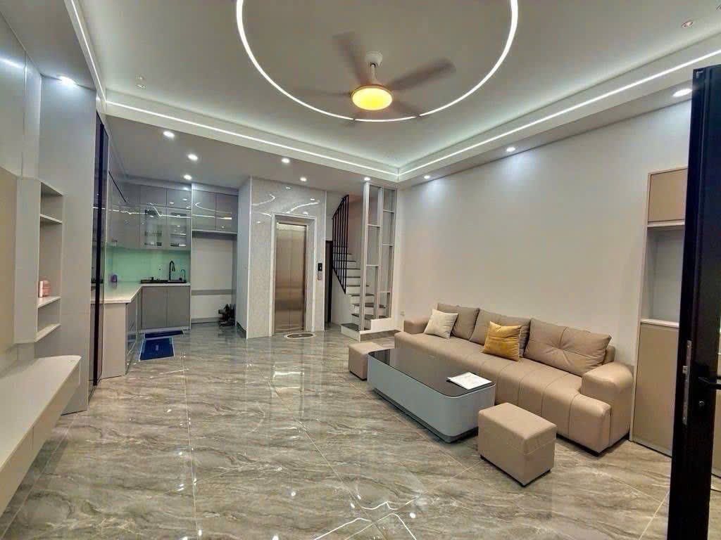 Bán nhà mới đón Tết, gần bến xe Nước Ngầm, giá 9.45 tỷ