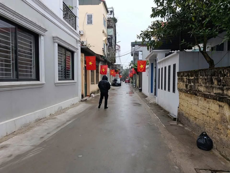 Bán đất Đàn Xã Tắc, Phú Sơn, ngõ thông ô tô, giá 2,x tỷ