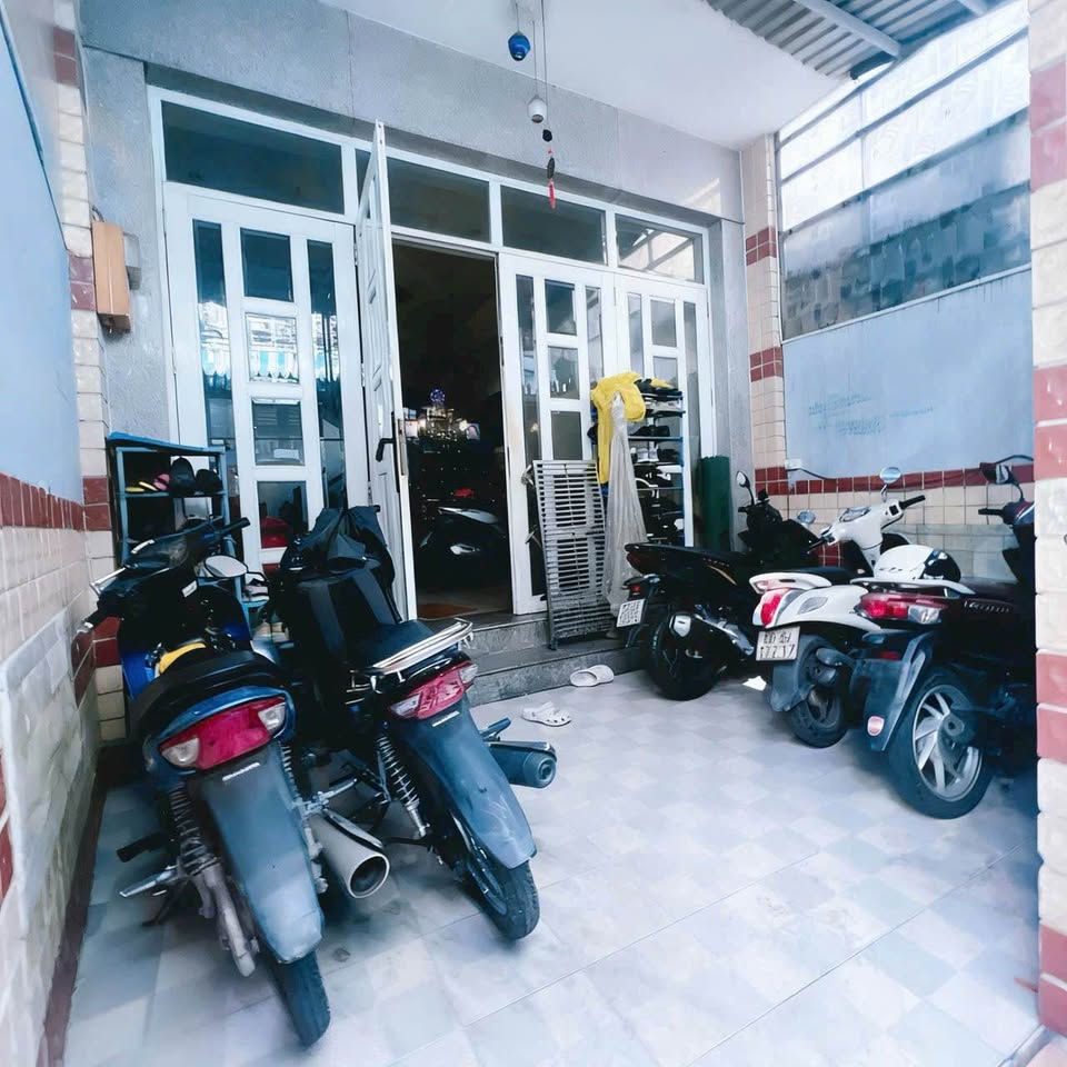 Bán nhà 5 tầng, 7 phòng ngủ tại Phường 3, Quận 4 cũ, giá 7.6 tỷ