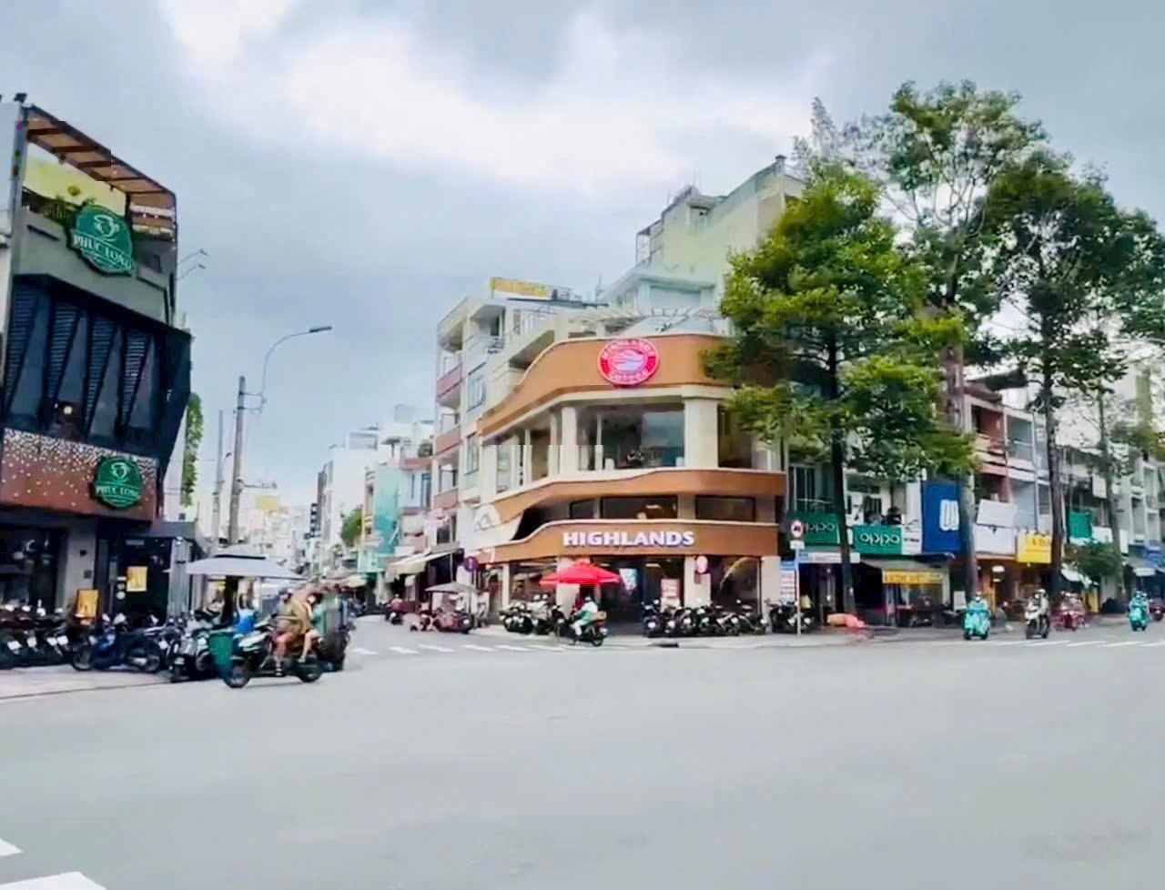 Bán nhà siêu khan hiếm mặt tiền Nguyễn Chí Thanh - DT: 18 x 40m - 2 tầng - giá bán: 100 tỷ TL