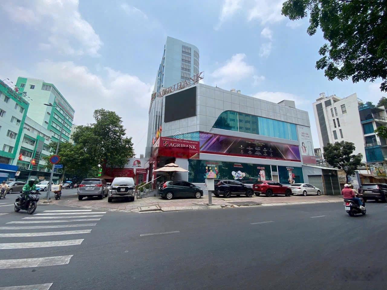 Bán nhà mặt tiền Lý Tự Trọng - DT: 12 x 22m - nhà cấp 4 - Giá bán: 100 tỷ TL tin thật 100%