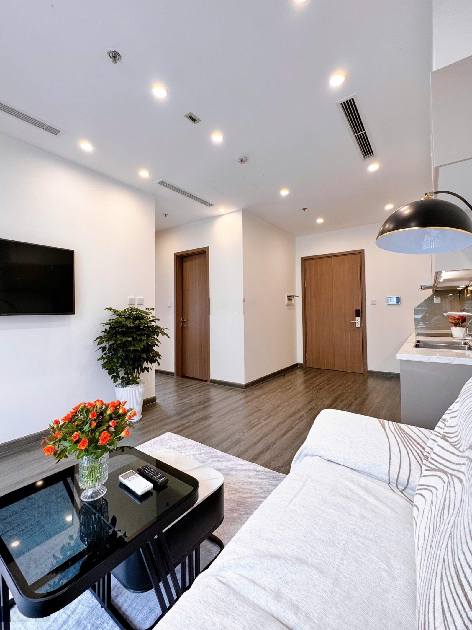 Bán gấp: Chính chủ bán Masteri 2PN - 2VS - 60.5m2, 5 tỷ 220, khu cao cấp nhất Smart City Tây Mỗ.