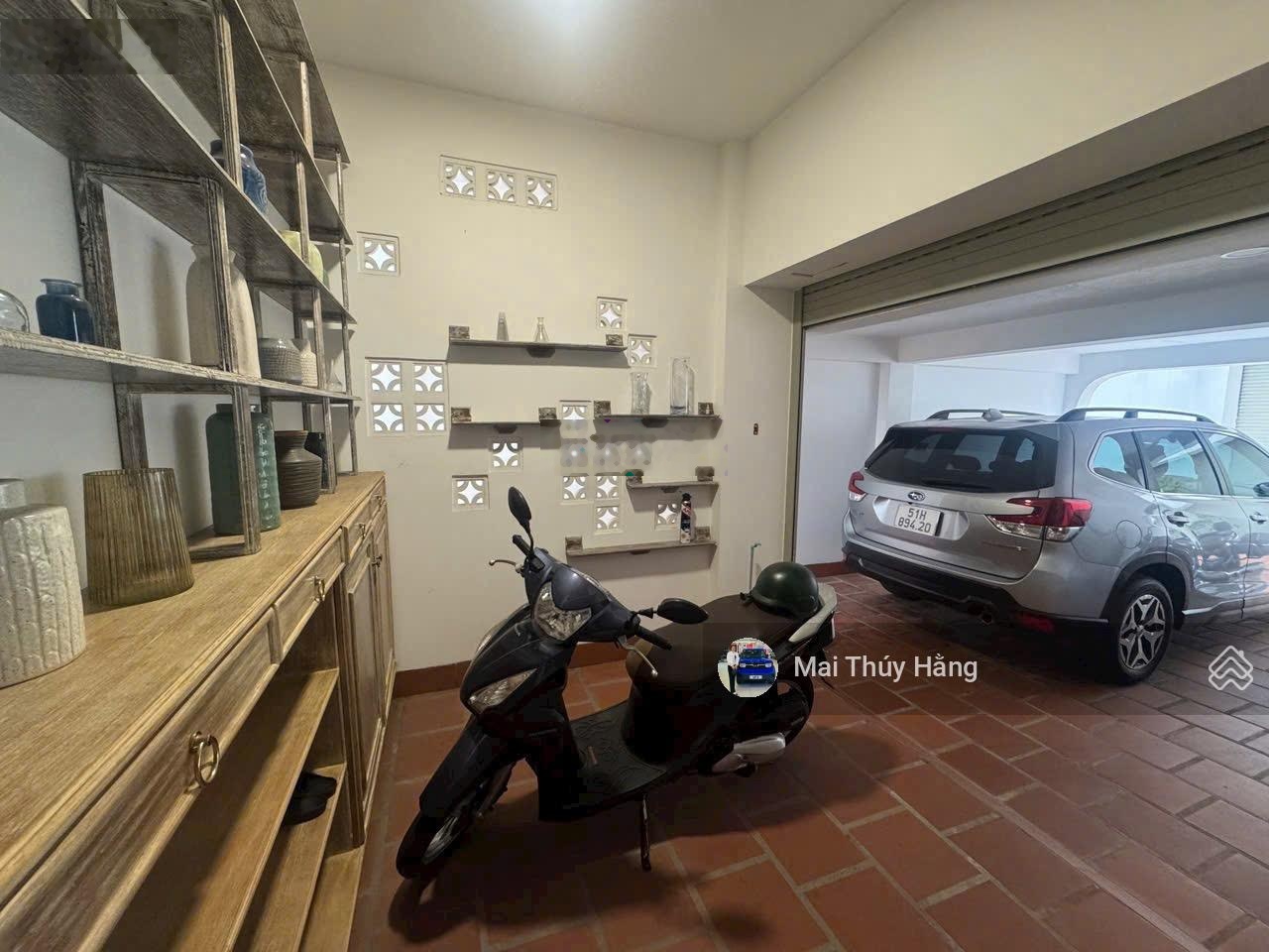 Giảm 2 tỷ bán nhanh nhà 1T2L ngang 8m vuông vức - có gara ôtô, sân vườn thoáng mát khu dân trí cao