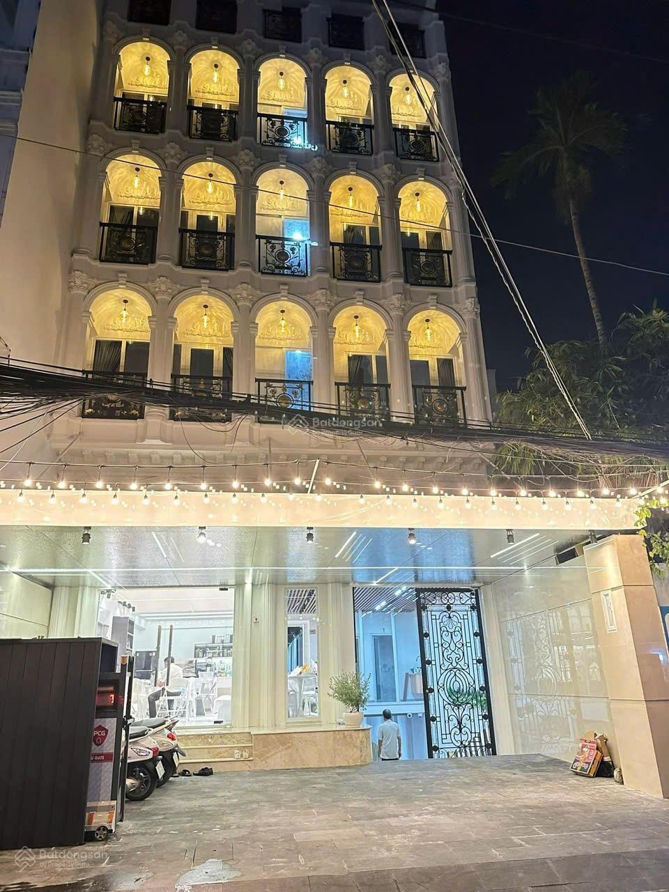 Bán tòa căn hộ siêu vip Quang Trung - Gò Vấp -(9x30) - hầm tầng - HDT 200tr/th - bán 50 tỷ