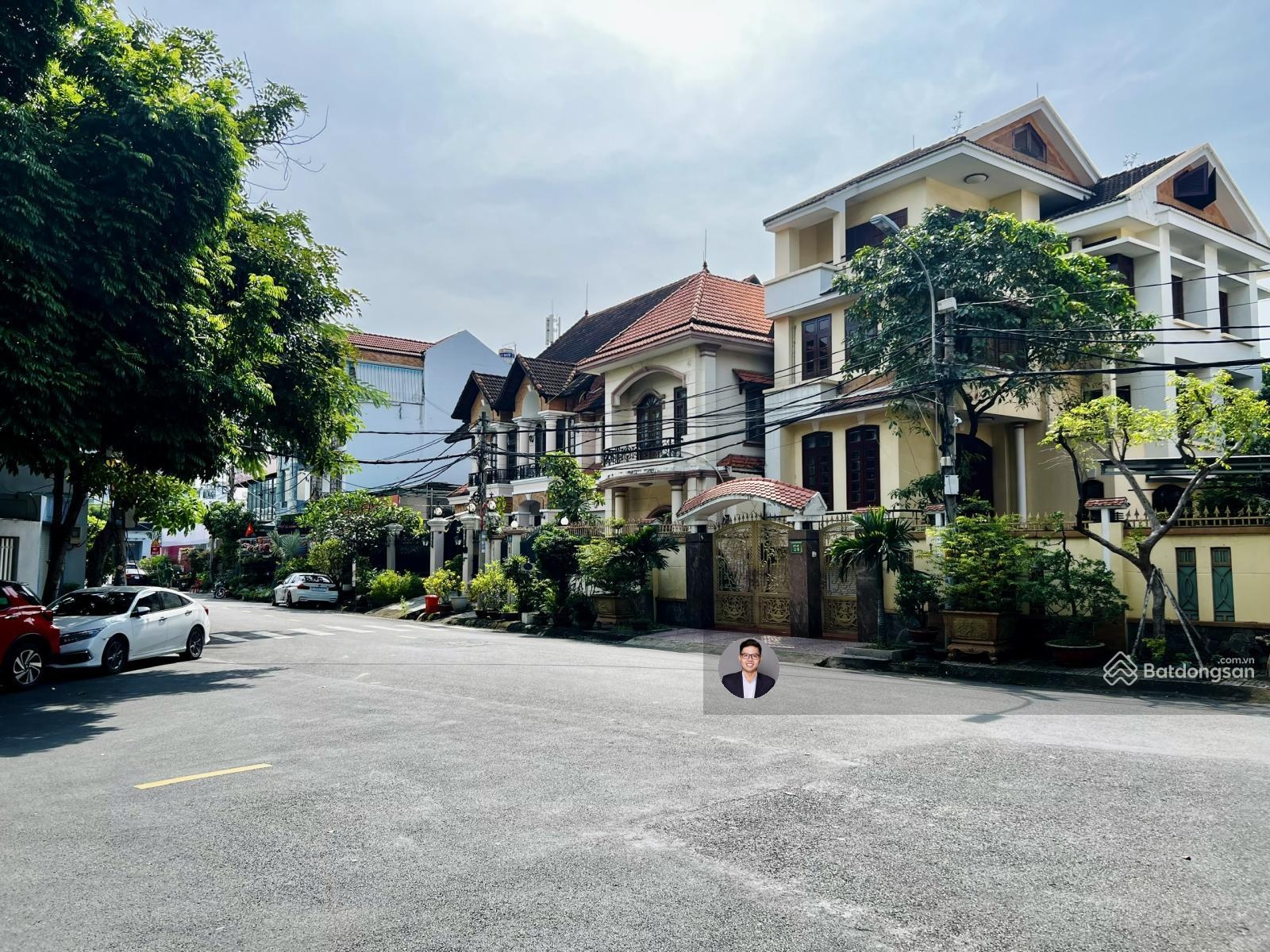 Bán đất tặng nhà! Biệt thự ngay Cao Đức Lân - 4 tầng - 10x20m - giá siêu tốt chỉ 45 tỷ