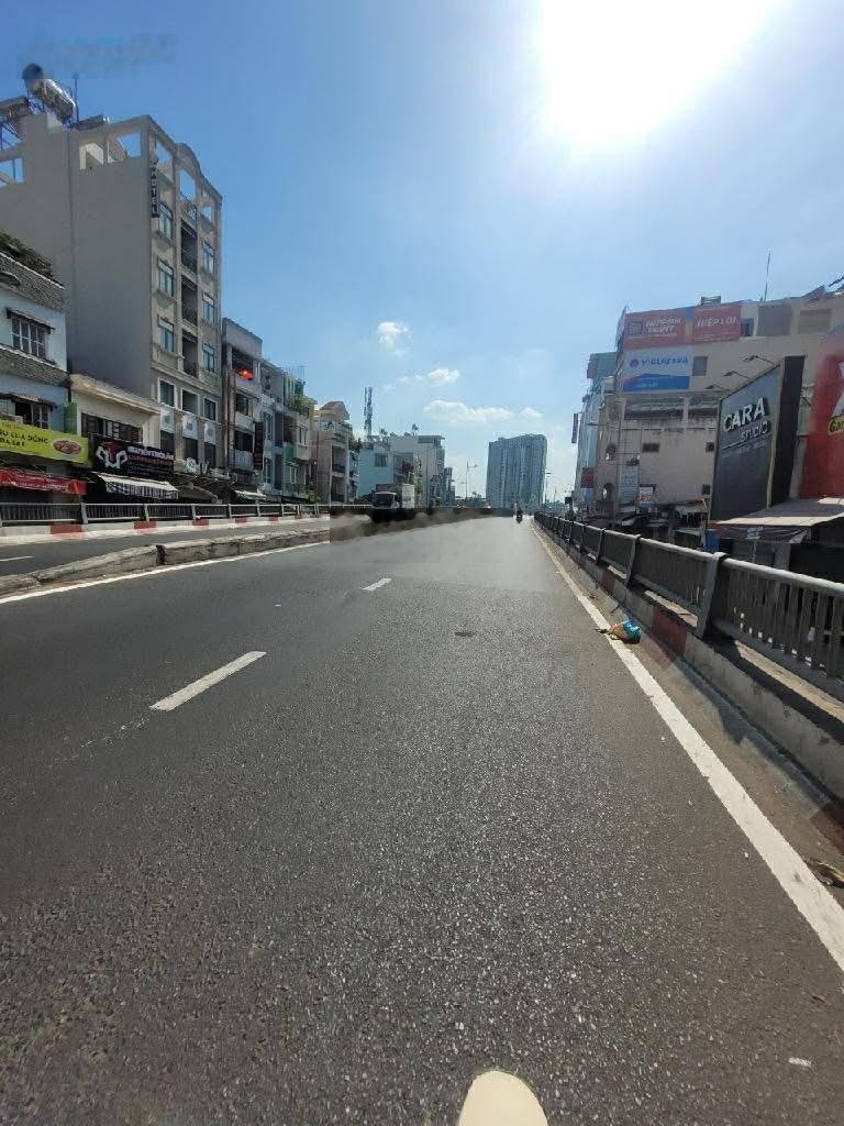 Bán tòa nhà MT Bình Quới, kế bên Masterise Thanh Đa, dòng tiền 90tr/tháng, P27, Bình Thạnh