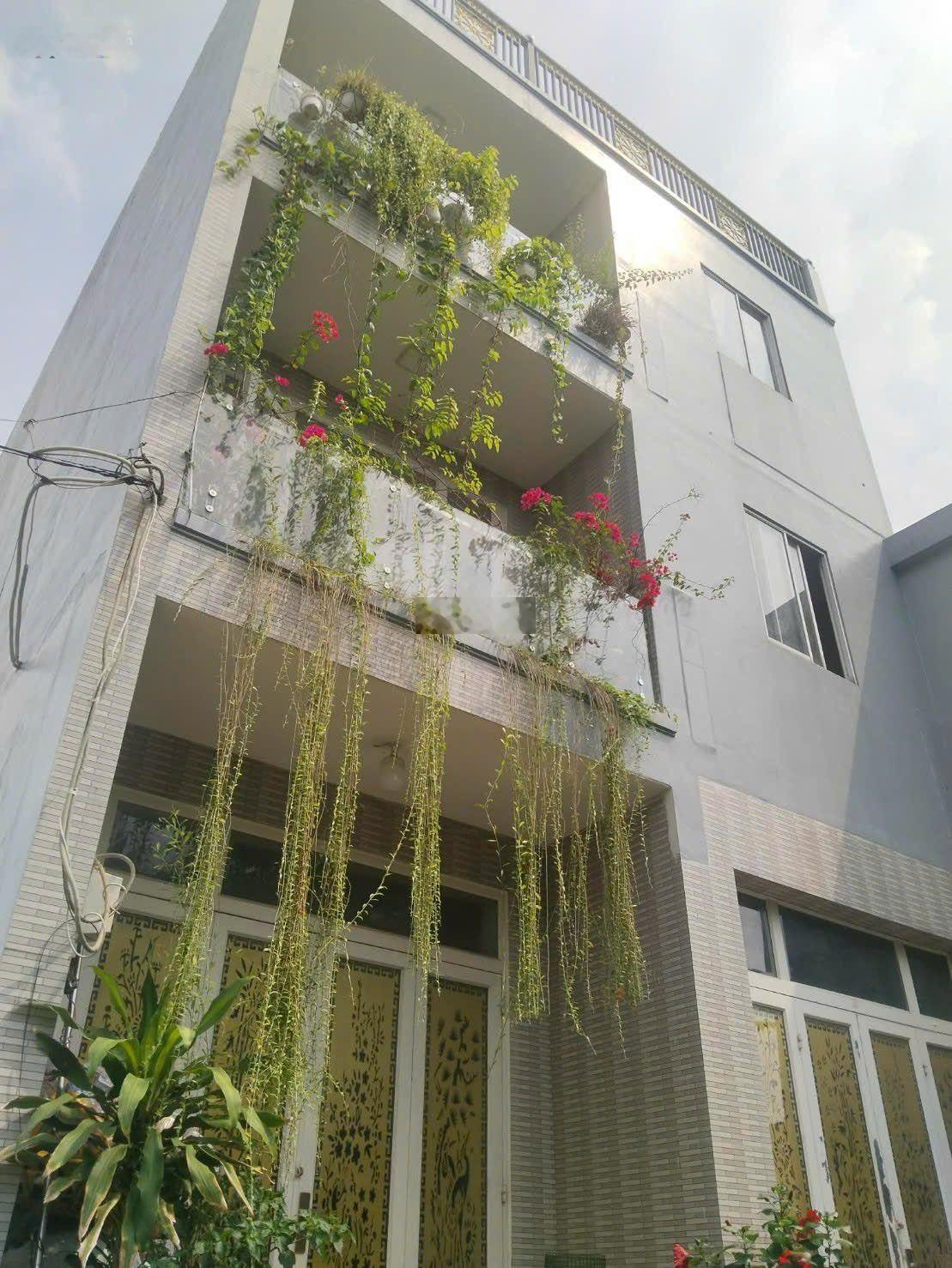 Thạnh Lộc 19, Q12, ngay chợ Cầu Đồng - 3 tầng, 117m2 8x15m - HXH hẻm thông - chỉ 6,6 tỷ