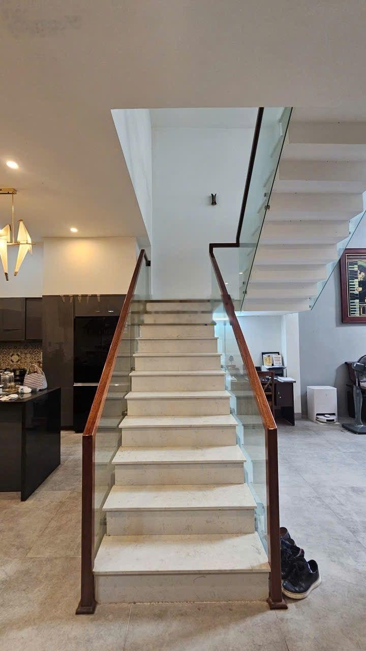 Nhà 3 tầng kiệt ô tô đường 2 Tháng 9 | Hải Châu mới - đẳng cấp