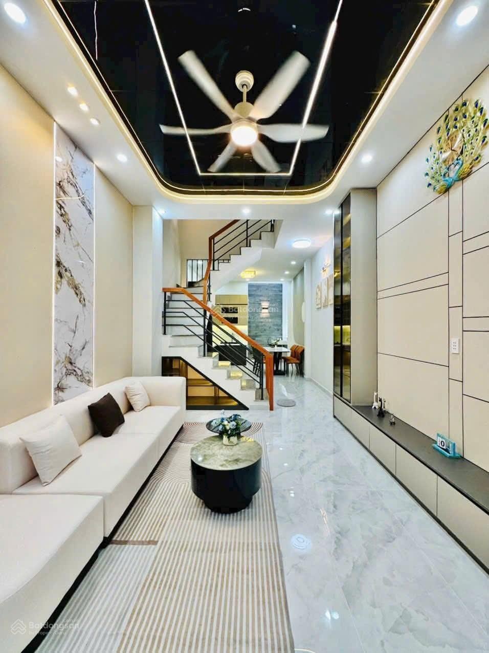 Bán gấp nhà đẹp Sư Vạn Hạnh, Q.10. Xây 1 trệt 2 lầu, 80m². Hẻm 5m, sổ riêng