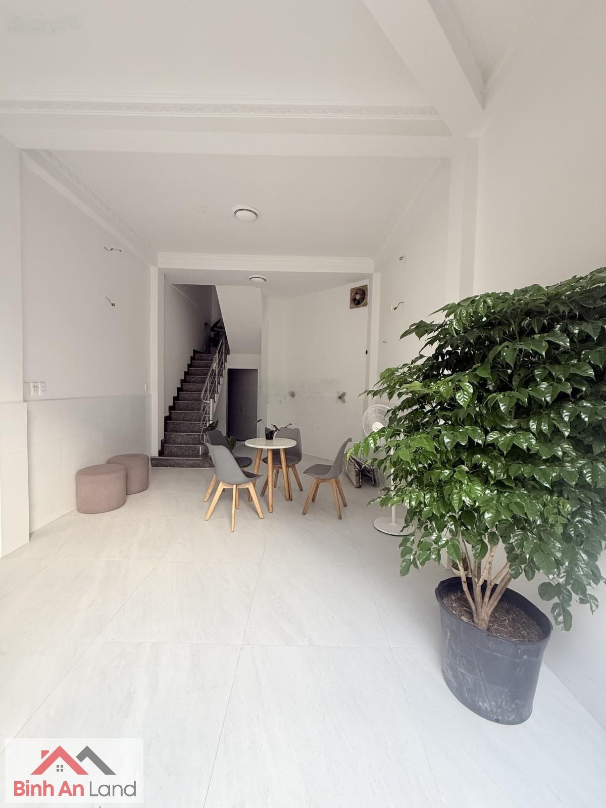 Bán nhà mặt tiền quận 1, 4 tầng, 9tỷx, sẵn hợp đồng thuê 42tr/tháng, Trương Hán Siêu