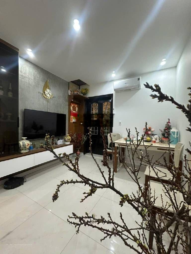 Chủ cần bán gấp trước tết căn nhà tập thể T2 Nguyễn Chí Thanh, ngõ thông, ô tô, giá chào nhỉnh 5 tỷ