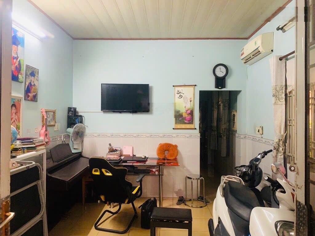 Mặt tiền KD đường xe hơi 30m ra Lê Văn Việt, căn góc cạnh chợ Hiệp Phú 67m2 2 tầng chỉ 4.3 tỷ TL