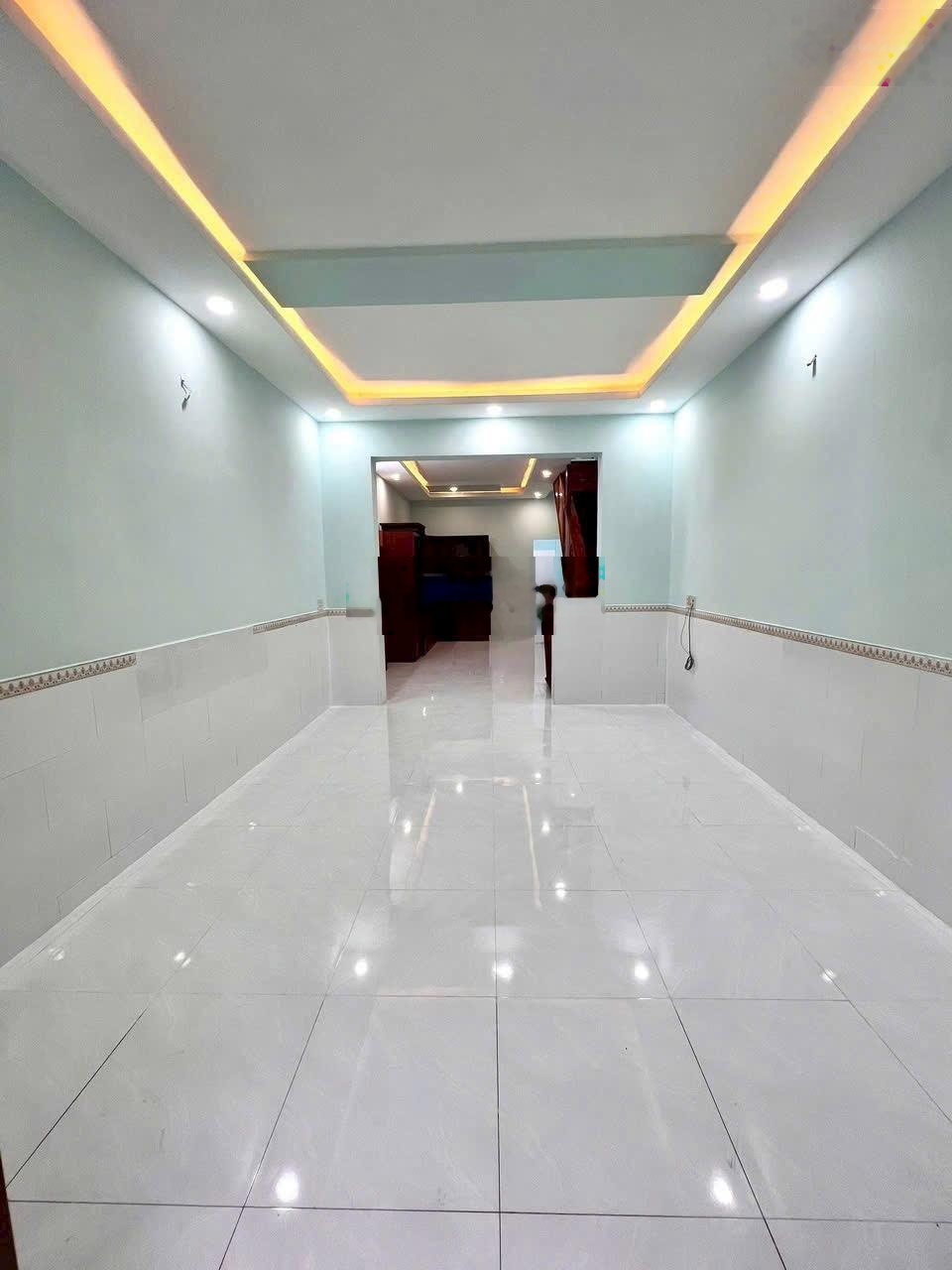 Nhà đẹp 2/ngắn Liên Ấp 234 4*17m 4PN 2WC đường 5,5m, LH 0762717499 xem nhà ạ