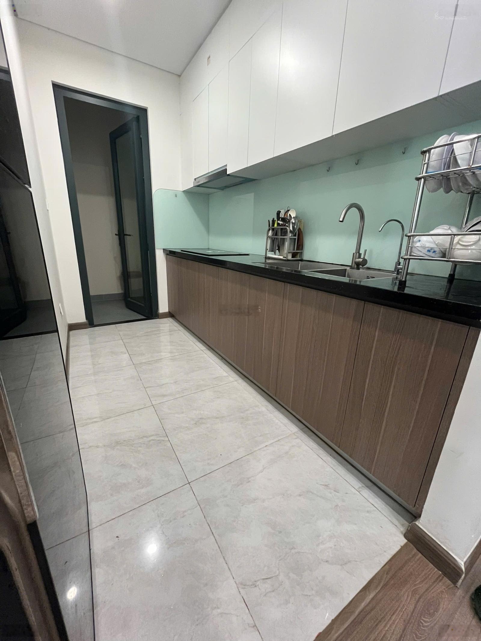 Chủ cần bán gấp 2BR, đã có sổ, dọn vào ở ngay