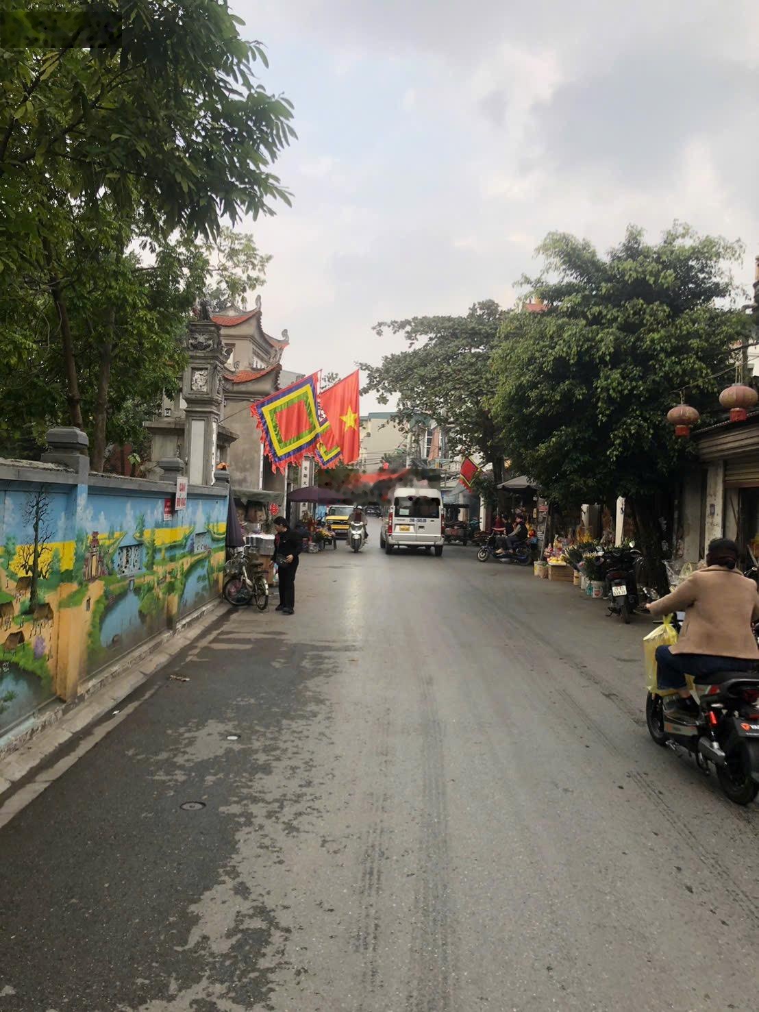 Bán nhà gấp Việt Hưng Long Biên thông thoáng các ngả