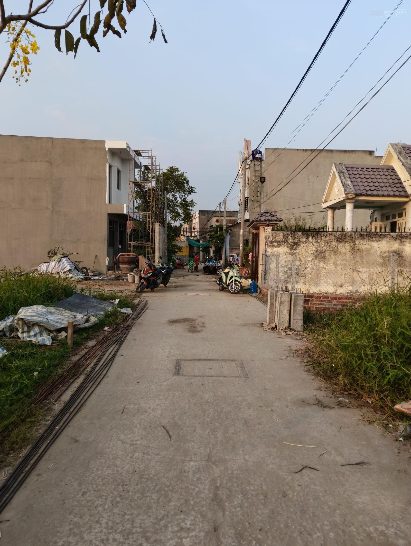 Bán đất đường 826C Long Hậu 4,5*22m, giá 1,7 tỷ, hẻm xe hơi, Shr, gần SG Village, kcn Long Hậu