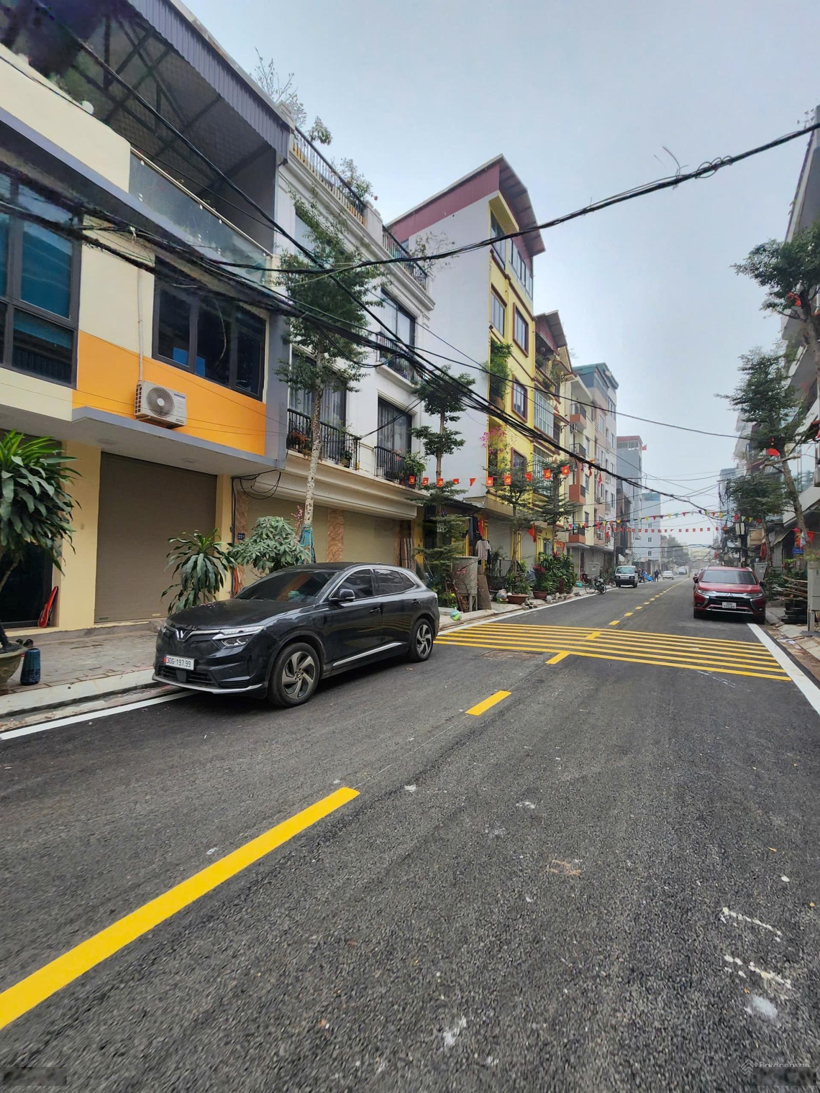 Bán Nhà 5 Tầng 343 An Dương Vương Tây Hồ giá 7.2tỷ nhà đầy đủ Full nội thất ( Giường tủ , điều hòa