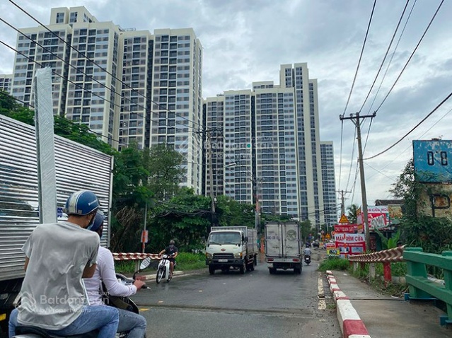 Bán đất mặt tiền đường Nguyễn Xiển. Gần cầu Gò Công. Gần Vinhomes Q9. Diện tích 7m x 23m. Sổ 150m2