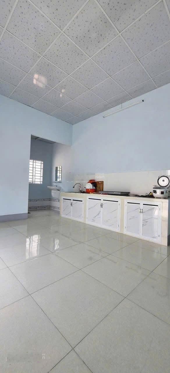 Kẹt tiền cần bán căn nhà đường Hưng Nhơn - SHR