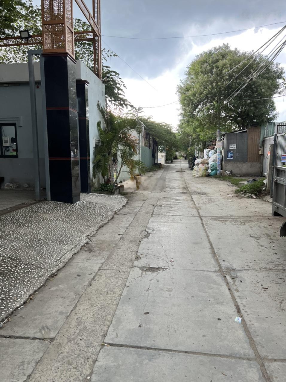 Bán kho 1000m2. Gần Nguyễn Thị Tú, giá 14 tỷ rẻ hơn Bình Chánh. Xưởng cao ráo, đường xe tải