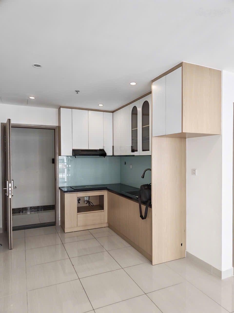 Bán căn 2PN+ Vinhomes Grand Park khu Origami nội thất bếp rèm sẳn sổ giá 3tỷ750tr LH 0941761515