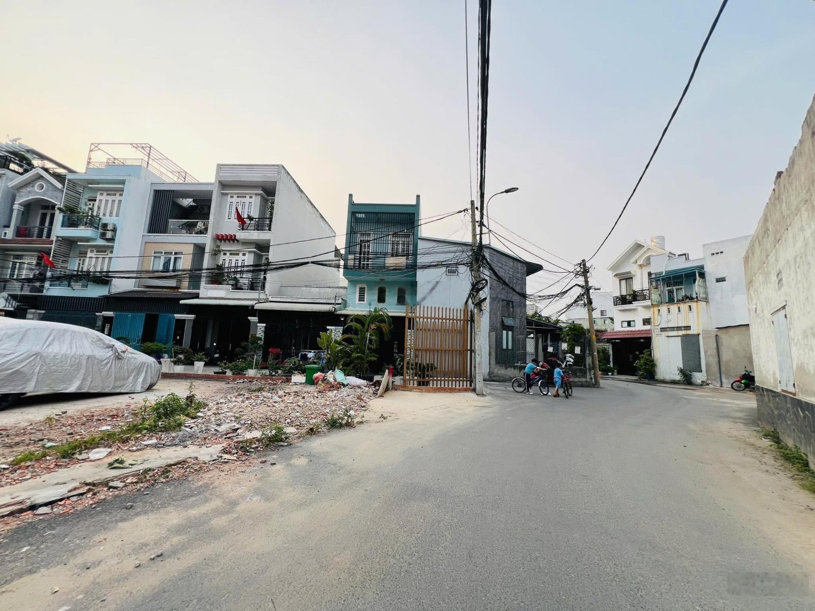 Lô đất đẹp đường 339 ngay gần chợ 339 diện tích đẹp 97m2 xd cao giá chỉ 8,73 tỷ, rất ngon ạ !