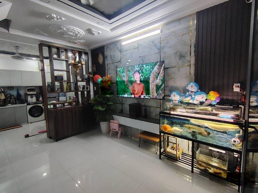 Bán nhà đường huỳnh tấn phát, tt nhà bè, ngang 5m, chỉ nhỉnh 4 tỷ