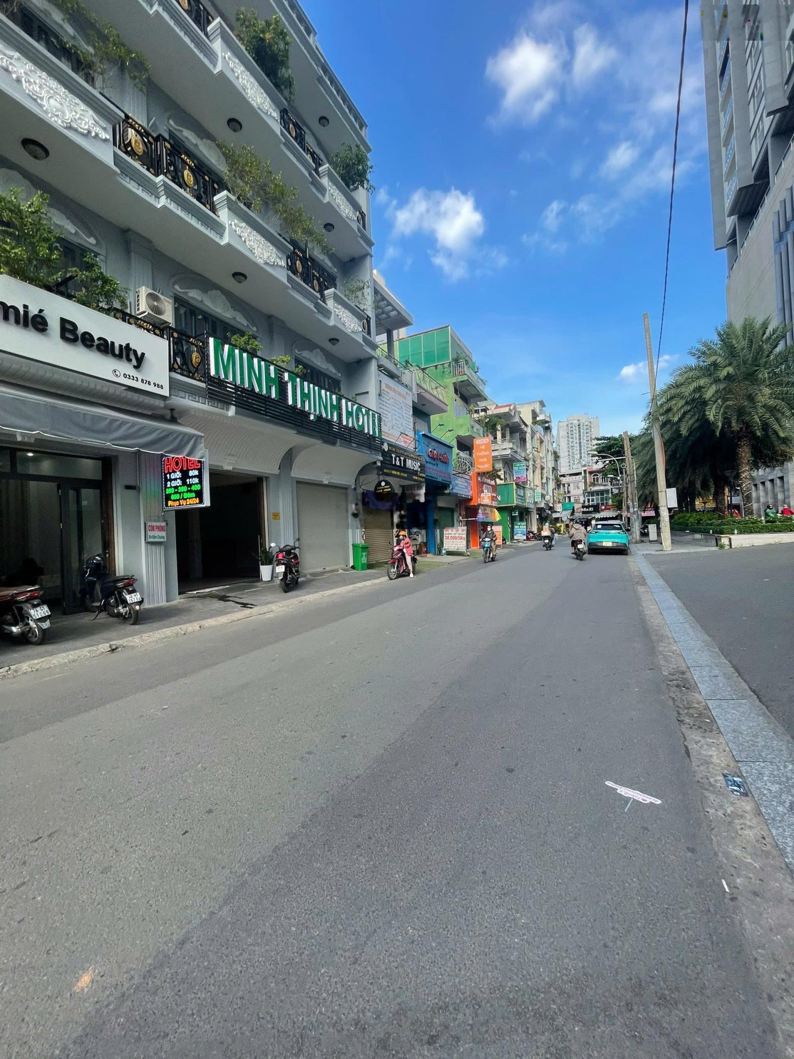 Bán gấp tòa nhà Lý Thường Kiệt - SVĐ Phú Thọ - Q10 DT 200m² Thuê 120 triệu/th Giá tốt nhất khu.